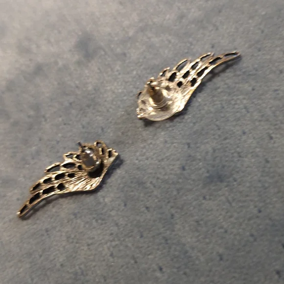 Earings - Picture 4 of 4